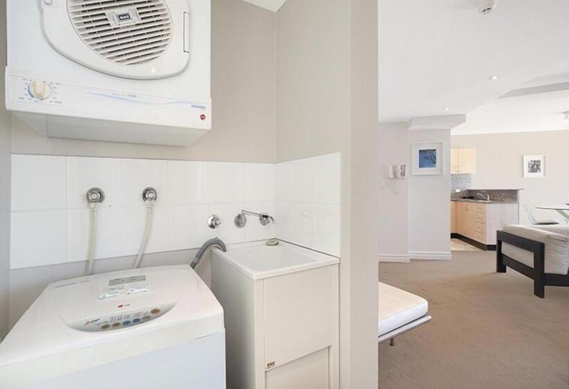발코니가 있는 2 베드룸 아파트, Sydney Airport Suites
