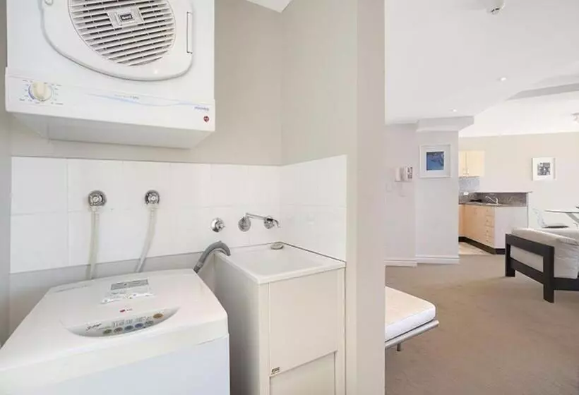 バルコニー付２ベッドルームアパートメント, Sydney Airport Suites