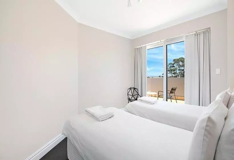 バルコニー付２ベッドルームアパートメント, Sydney Airport Suites