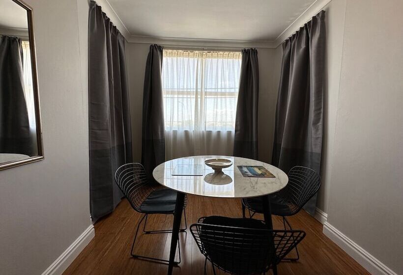 استودیوی لوکس, Sydney Airport Suites