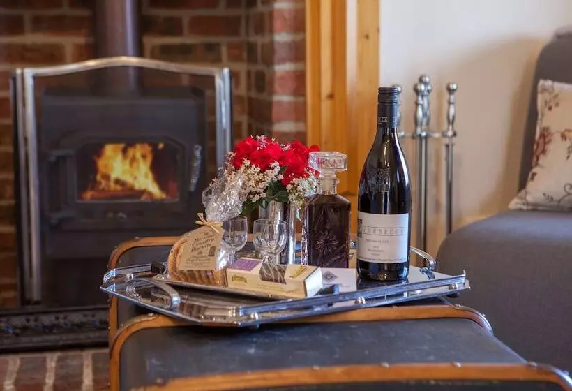 Talo 1 Makuuhuone, Stonewell Cottages And Vineyards