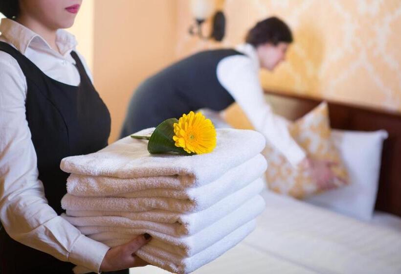 스탠다드 스튜디오, Diamond Hotel Yerevan