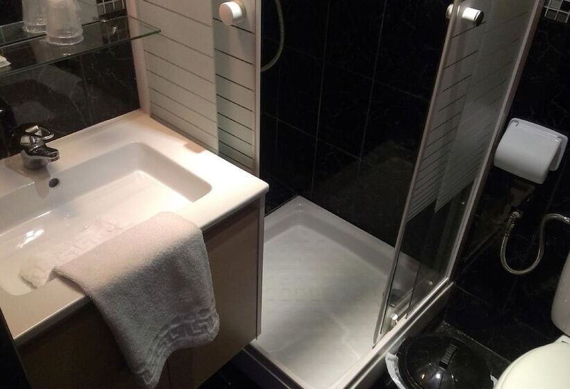 اتاق استاندارد, Hipotel Paris Gambetta Republique