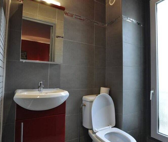 اتاق استاندارد یک نفره, Hipotel Paris Gambetta Republique