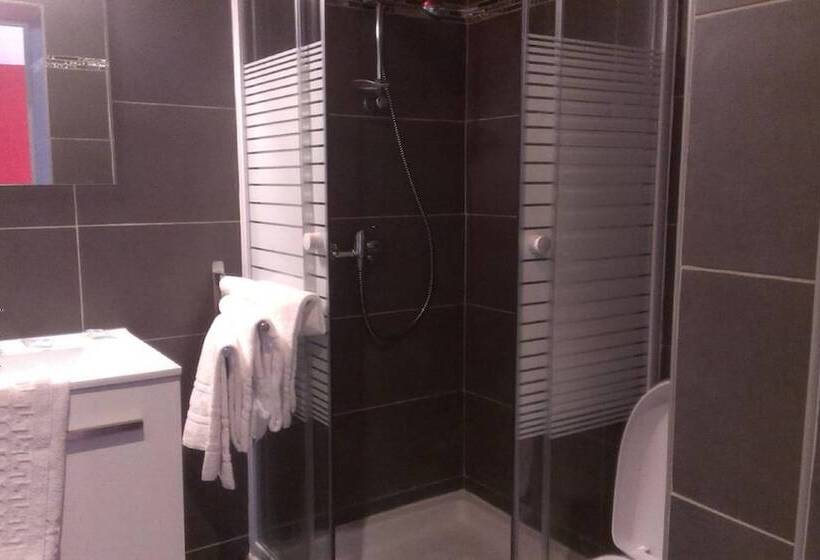 اتاق استاندارد یک نفره, Hipotel Paris Gambetta Republique