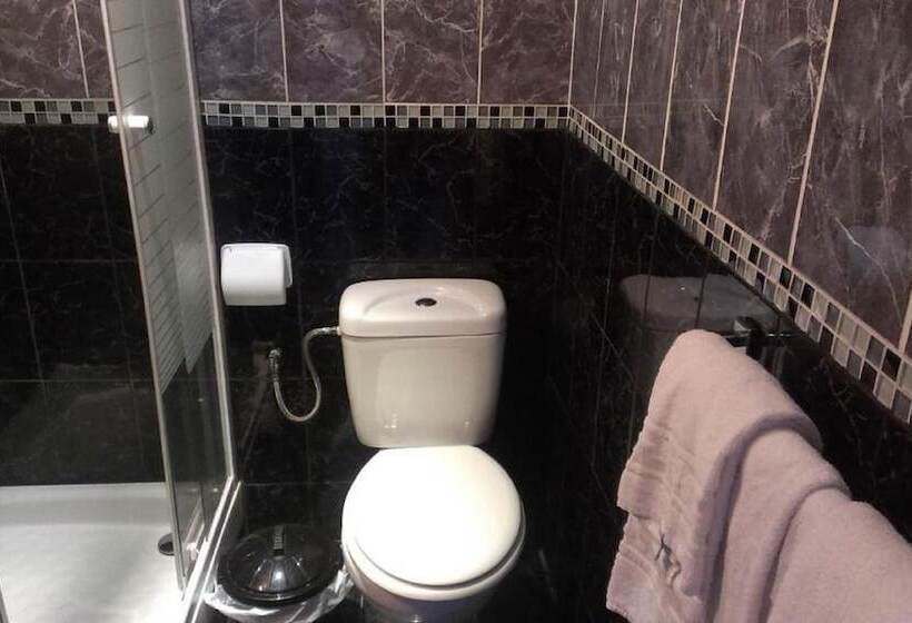 اتاق استاندارد یک نفره, Hipotel Paris Gambetta Republique