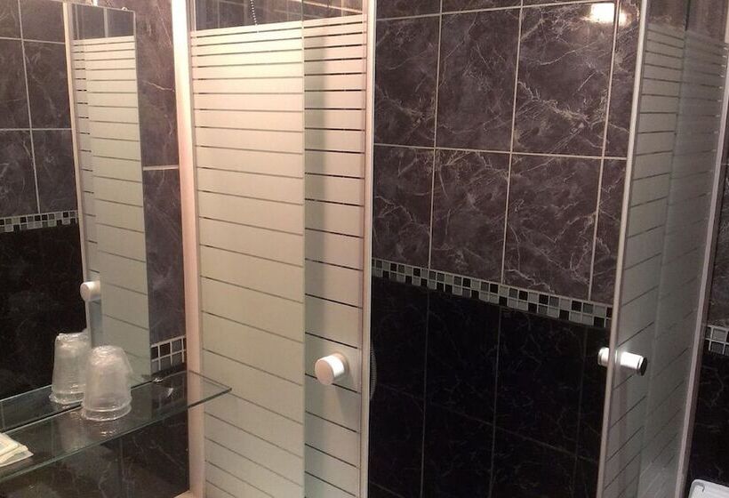 اتاق استاندارد یک نفره, Hipotel Paris Gambetta Republique