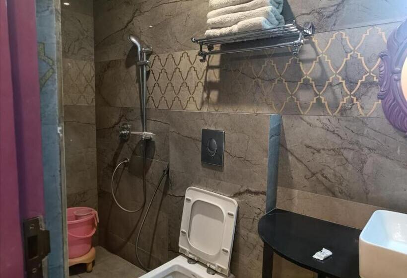 اتاق استاندارد, Maya Hotel & Restaurant