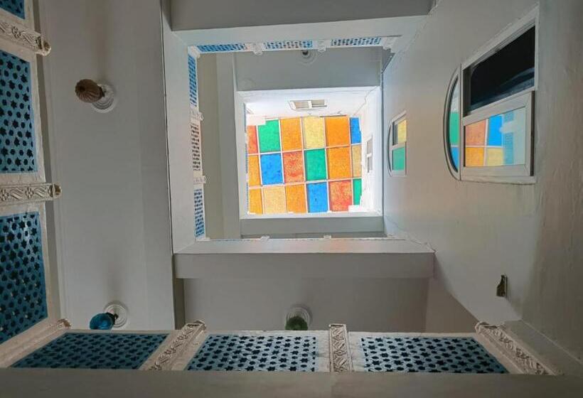 اتاق استاندارد, Maya Hotel & Restaurant