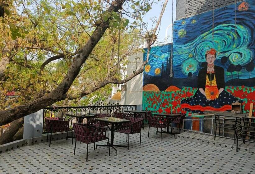 اتاق استاندارد, Maya Hotel & Restaurant