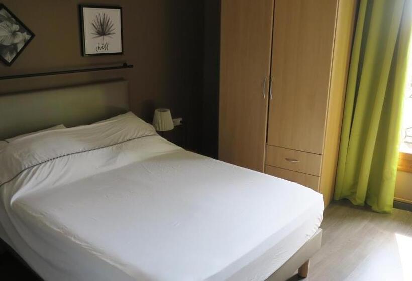 דירת חדר, Au Remp'Arts