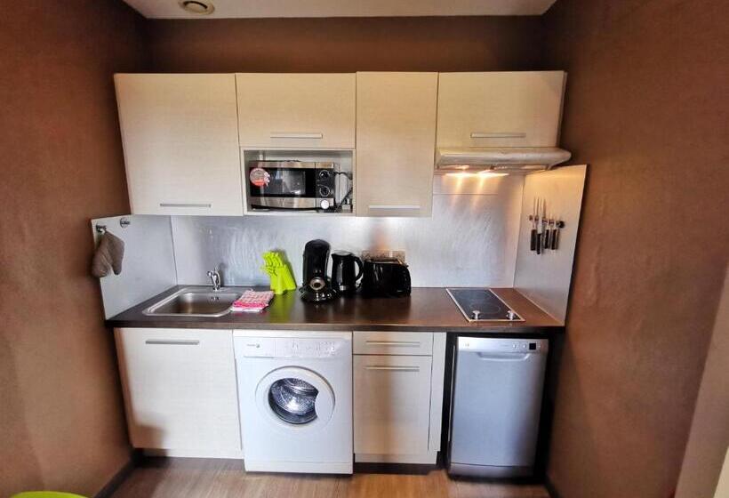 דירת חדר, Au Remp'Arts