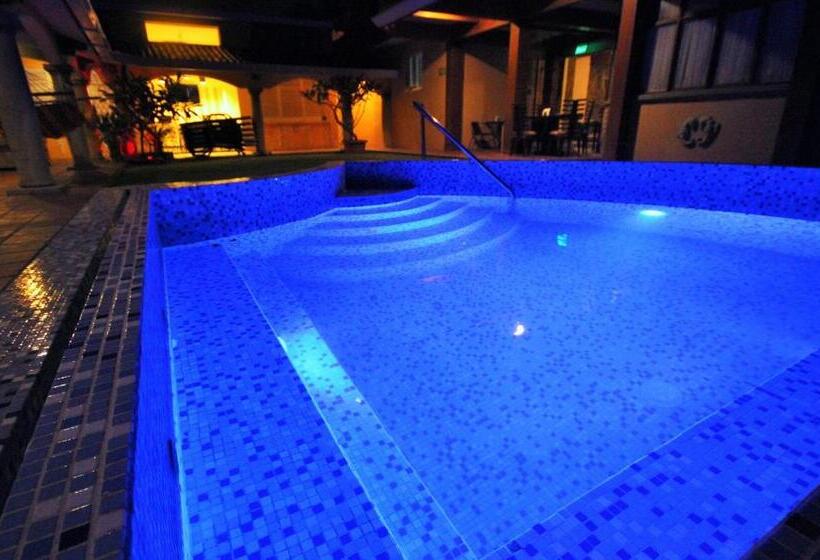 اتاق لوکس, Cedros Inn Boutique