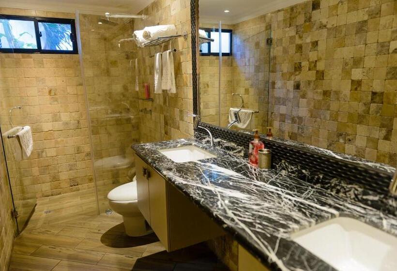 استودیو خانوادگی, Cedros Inn Boutique