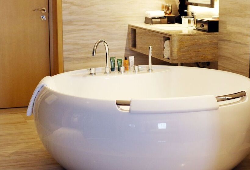 استوديو إدارى, Hilton Zhuzhou