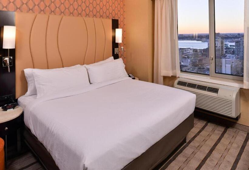 اتاق استاندارد با تخت بزرگ, Holiday Inn New York City   Times Square, An Ihg