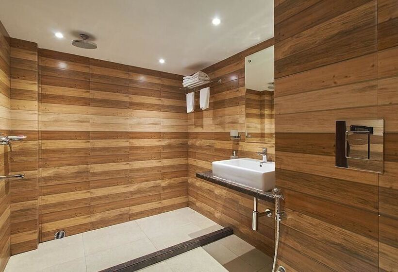 Deluxe-huone, Jewel Of The East