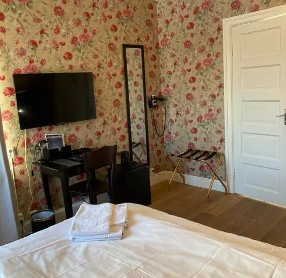 اتاق استاندارد یک نفره, L Stensborg