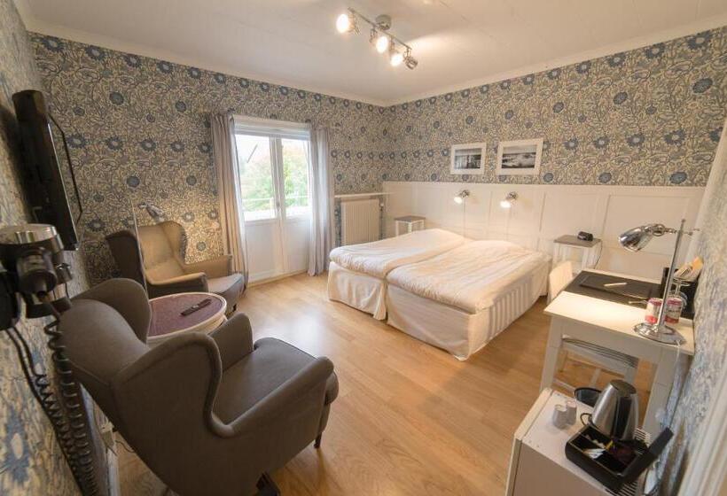 غرفة قياسية, L Stensborg