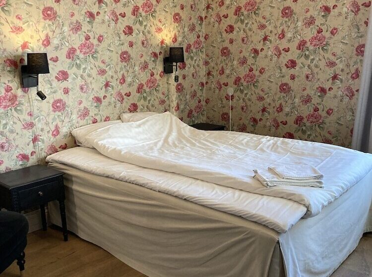 غرفة قياسية فردية, L Stensborg