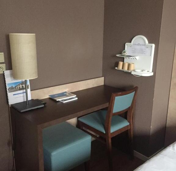 غرفة قياسية ثلاثية, Le Pavillon De Rouen