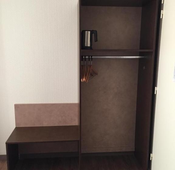 غرفة قياسية ثلاثية, Le Pavillon De Rouen