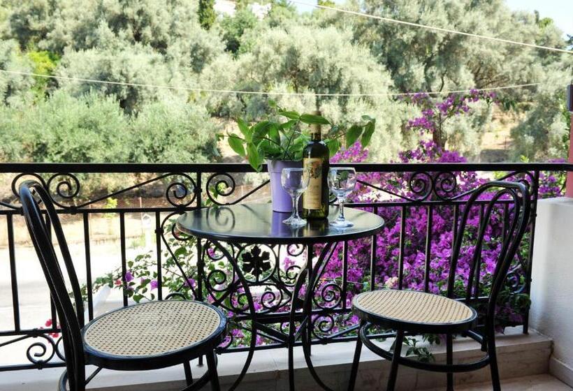 סטודיו עם נוף להרים, Logan S Beach