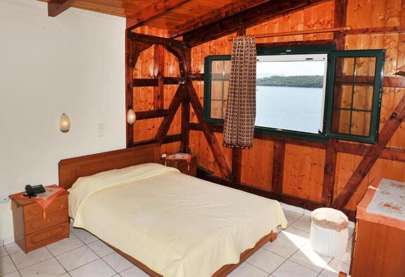 Family flat with sea view, Logan S Beach