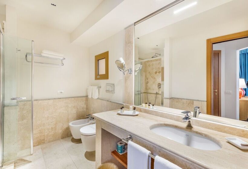 جناح جونيور مطل على الحديقة, Marana