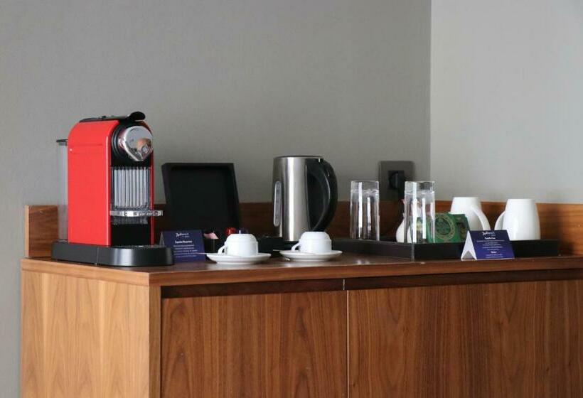 Quarto Premium Vista Piscina, Radisson Blu , Marrakech Carre Eden