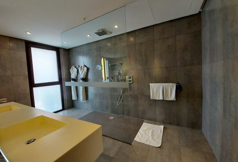 Quarto Premium Vista Piscina, Radisson Blu , Marrakech Carre Eden