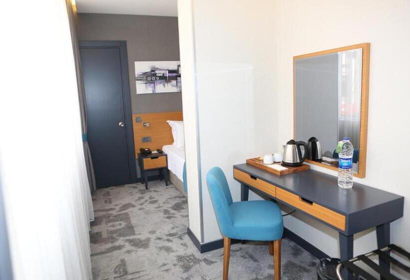 اتاق استاندارد یک نفره, Sapko Airport