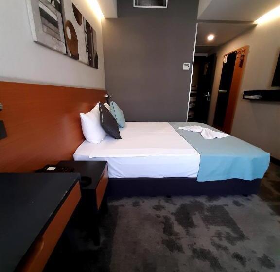 اتاق استاندارد, Sapko Airport