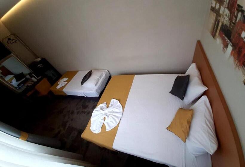 اتاق استاندارد سه نفره, Sapko Airport