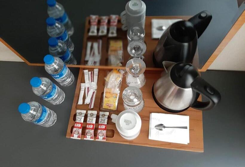 اتاق استاندارد سه نفره, Sapko Airport