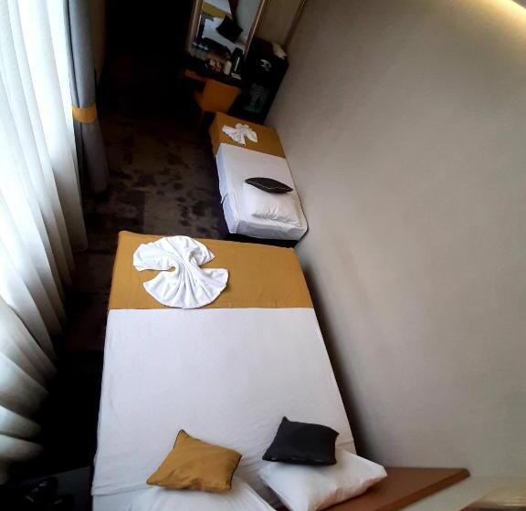 اتاق استاندارد سه نفره, Sapko Airport