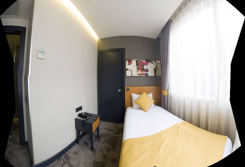 اتاق استاندارد یک نفره, Sapko Airport