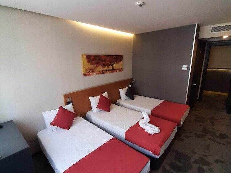 اتاق استاندارد سه نفره, Sapko Airport