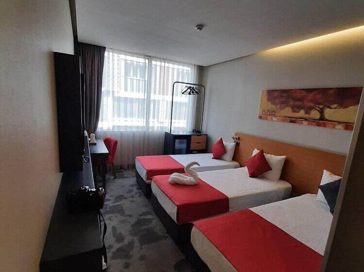 اتاق استاندارد سه نفره, Sapko Airport