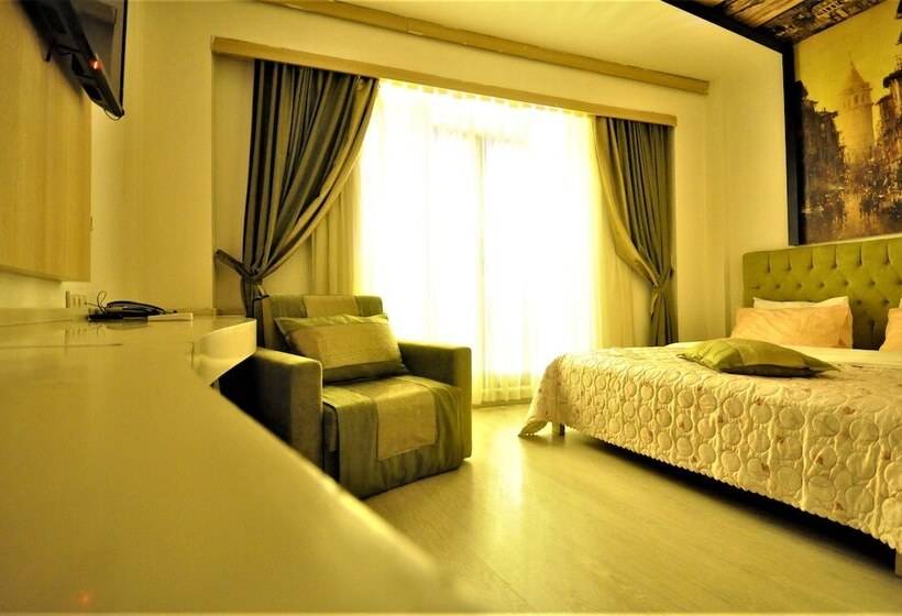 اتاق استاندارد با بالکن, The Beyoglu House