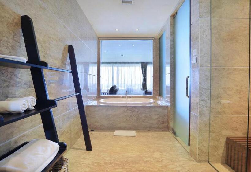 Полулюкс, Ulu Segara Luxury Suites & Villas