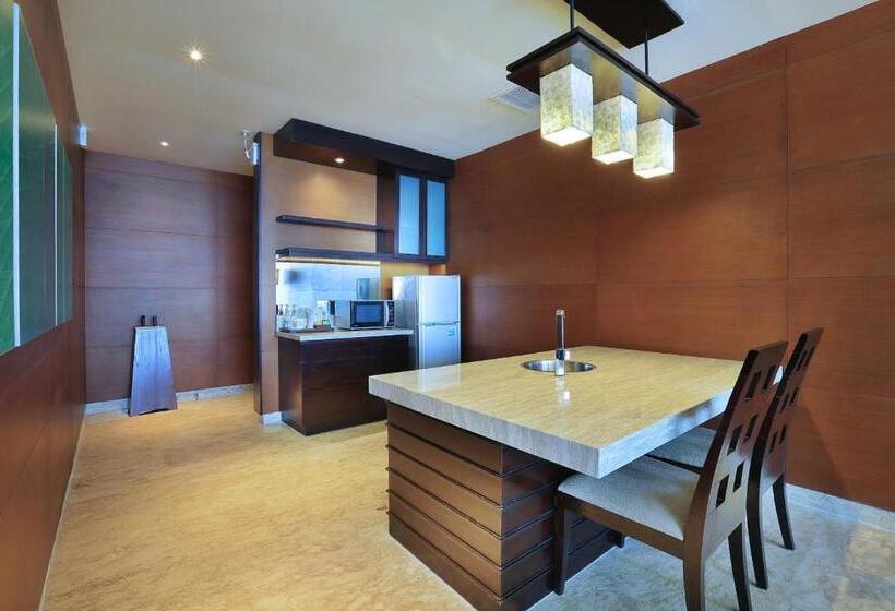 Полулюкс, Ulu Segara Luxury Suites & Villas