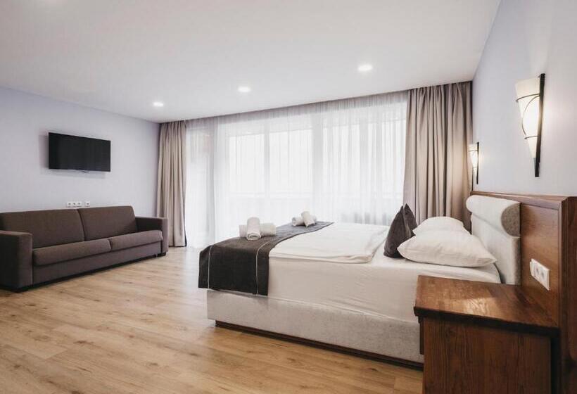 سوییت جونیور, Victoria By Vaya