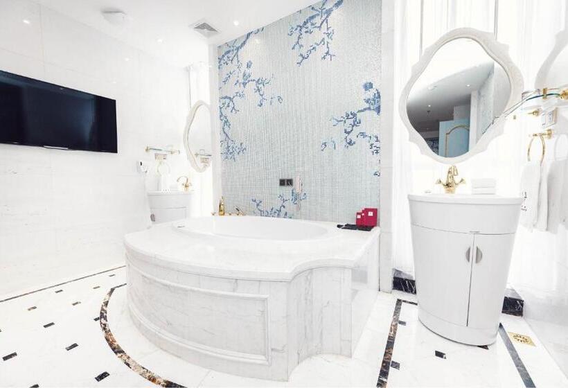 سوئیت پریمیوم, S & Preference Hualing Tbilisi