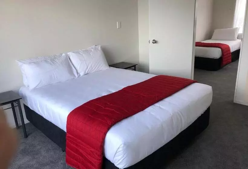 １ベッドルームアパートメント, Ambassador Motor Inn