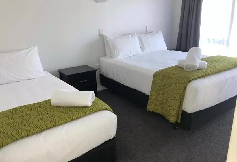 ２ベッドルームアパートメント, Ambassador Motor Inn
