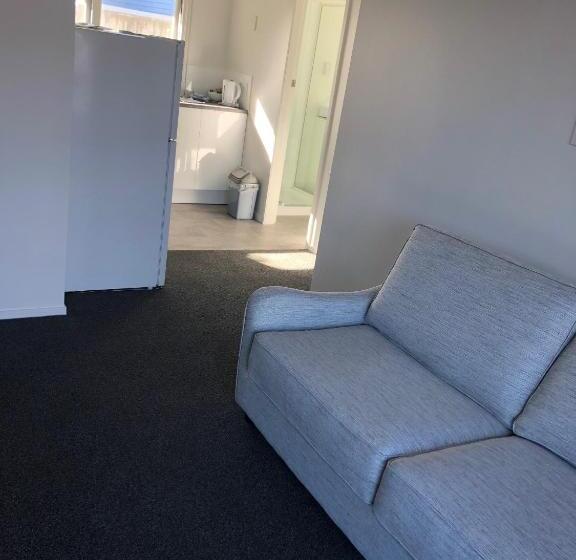 带2个卧室的公寓, Ambassador Motor Inn