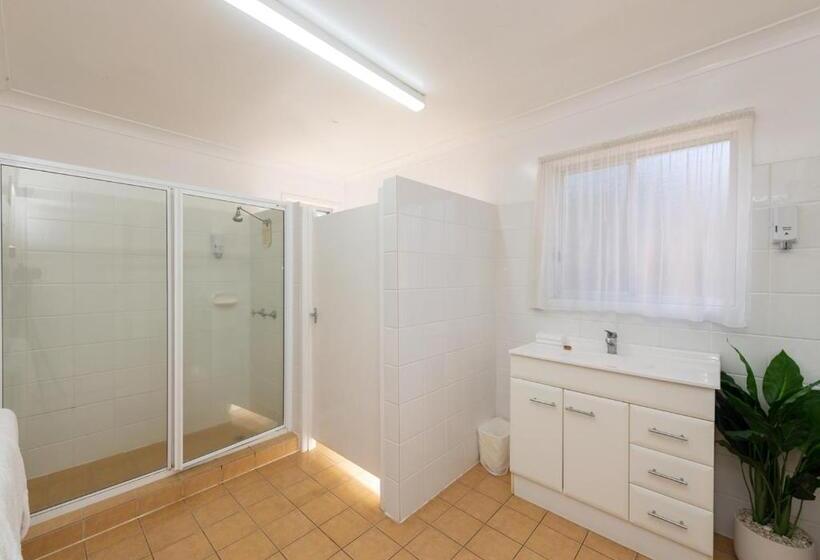 شقة غرفتين, Riviera On Ruthven