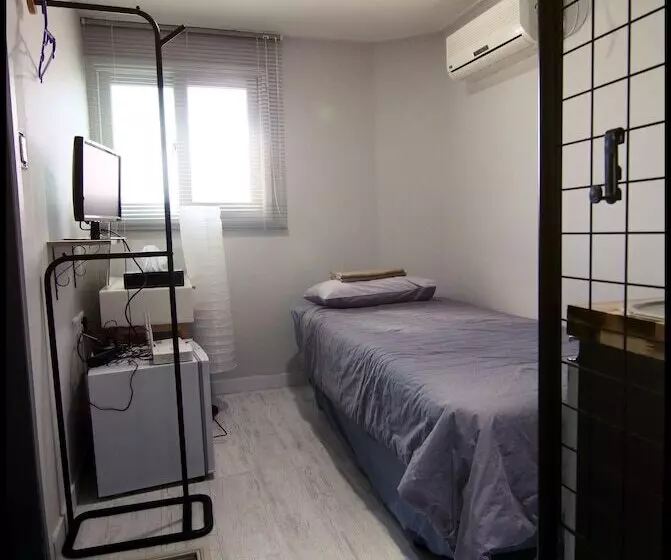Standard Yhden Hengen Huone, 24 Guesthouse Sinchon