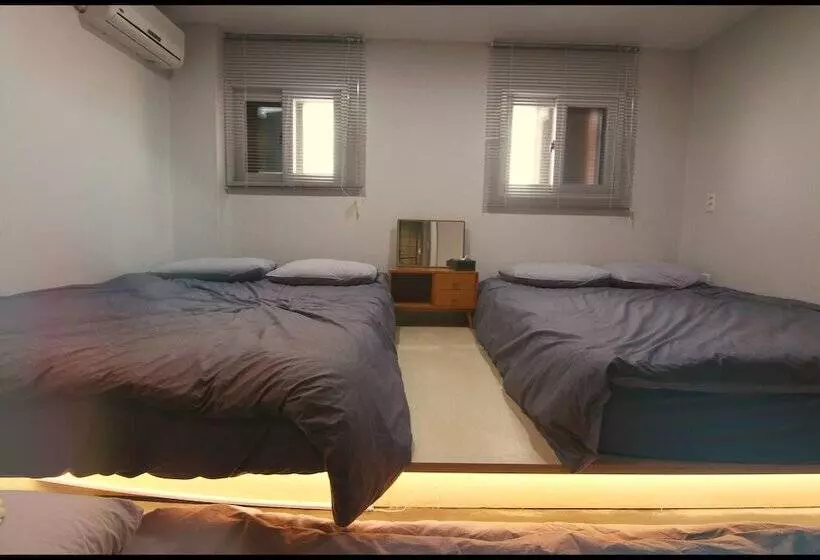 Perhehuone, 24 Guesthouse Sinchon